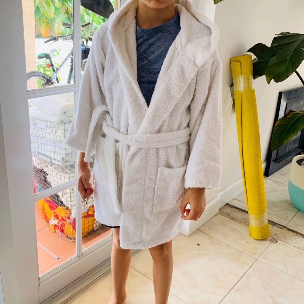Kids White Hooded Bathrobe